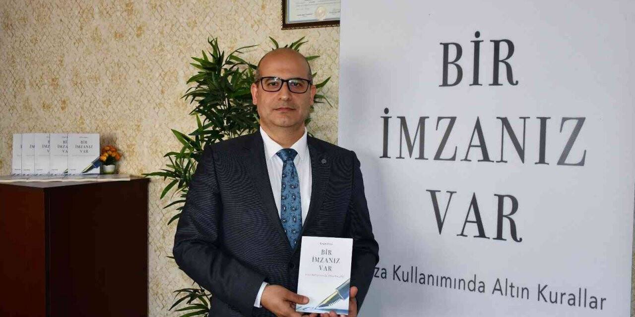 Yayımlanan kitabı ile ’imza’ya dikkat çekti