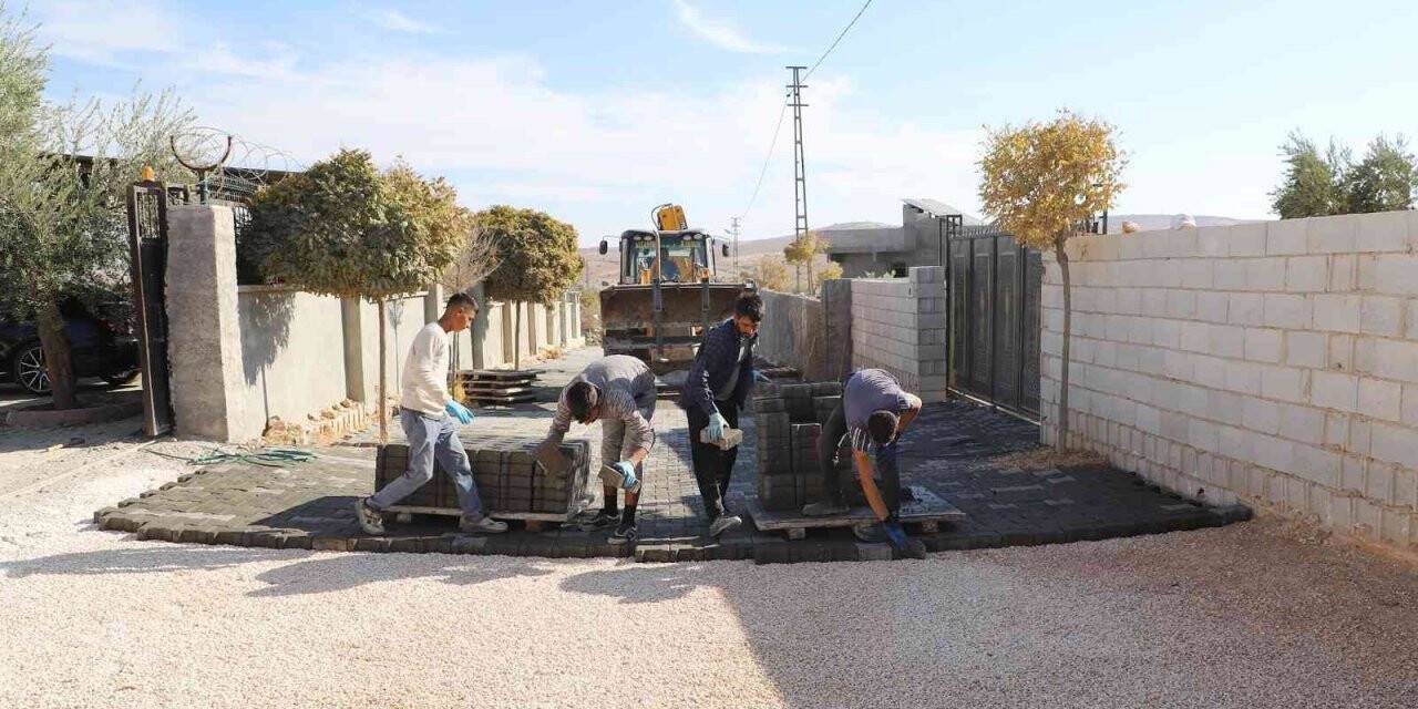 Şehitkamil’de kırsal mahallere kilit parke taşı