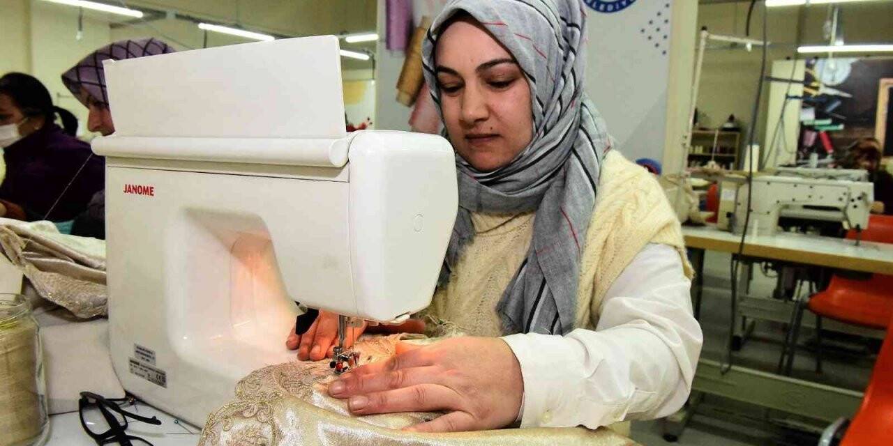 Anneler öğreniyor, çocuklar eğleniyor