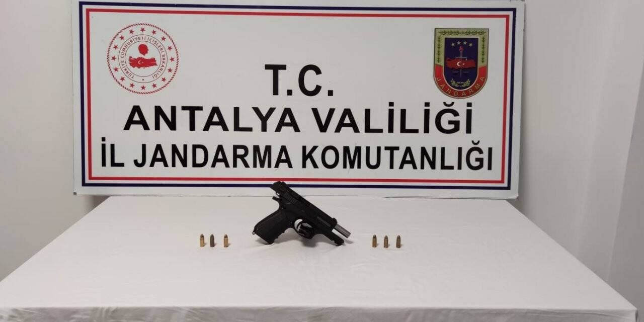 Havaya ateş açan şüpheli, devriye ekiplerini görüp kaçınca yakayı ele verdi