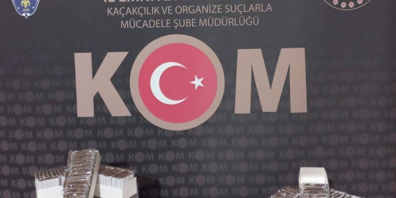 Şüpheli araçtan binlerce makaron çıktı