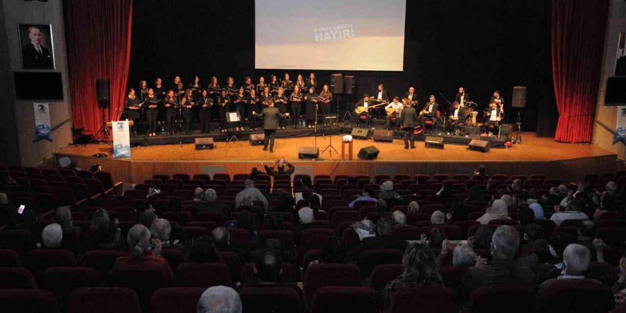 Belediye Kent Konseyi Kadın Korosu Çanakkale’de konser verdi