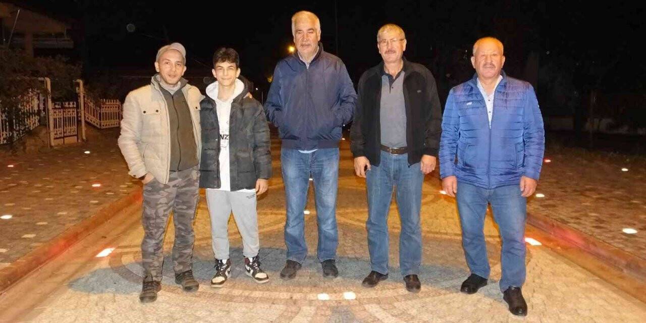 Burhaniye ışıklandırma çalışmaları ile aydınlandı