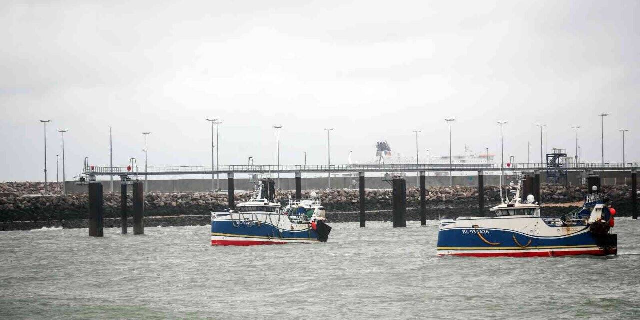 Fransız balıkçılardan Manş Tüneli ve 3 limanda “balıkçılık ruhsatı” protestosu