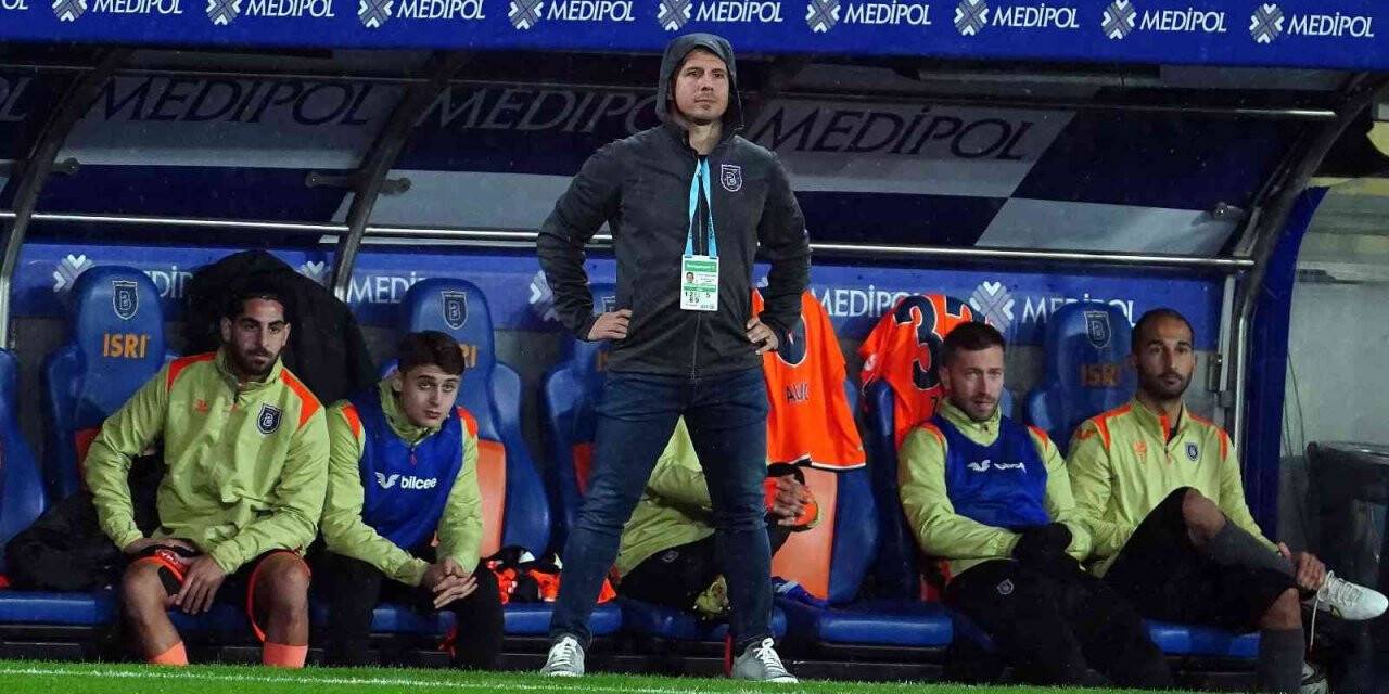 Spor Toto Süper Lig: Medipol Başakşehir: 0 - Altay: 0 (İlk yarı)