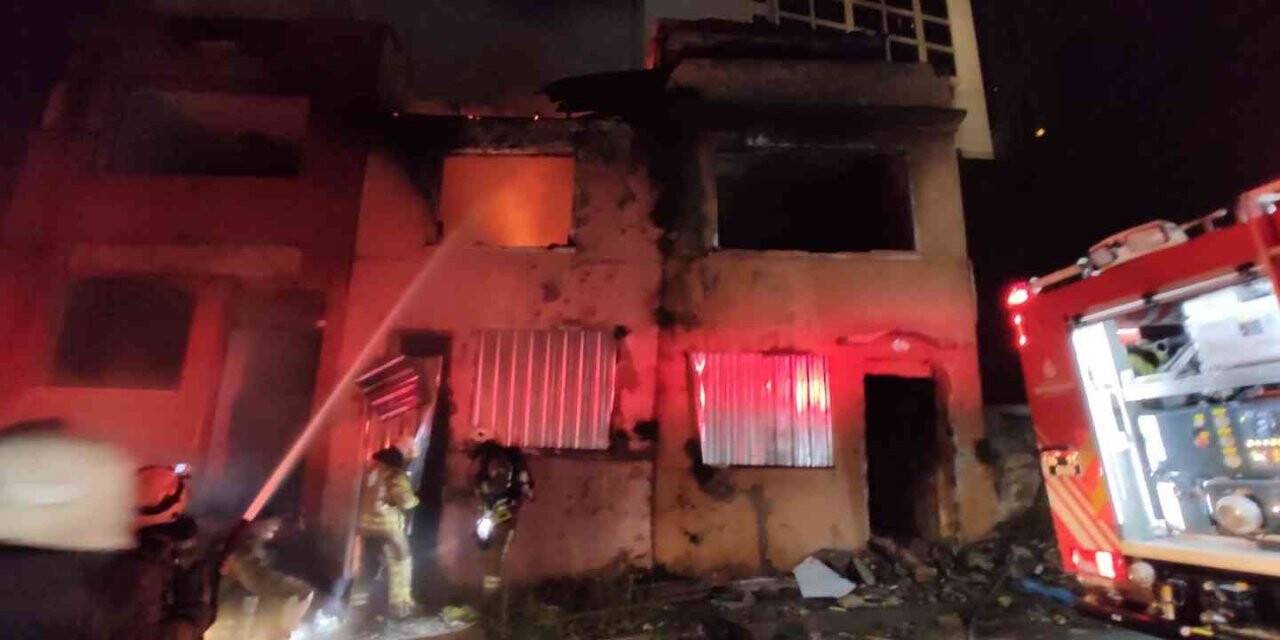 Şişli’de gecekonduda yangın çıktı, içeridekiler kendilerini son anda dışarı attı