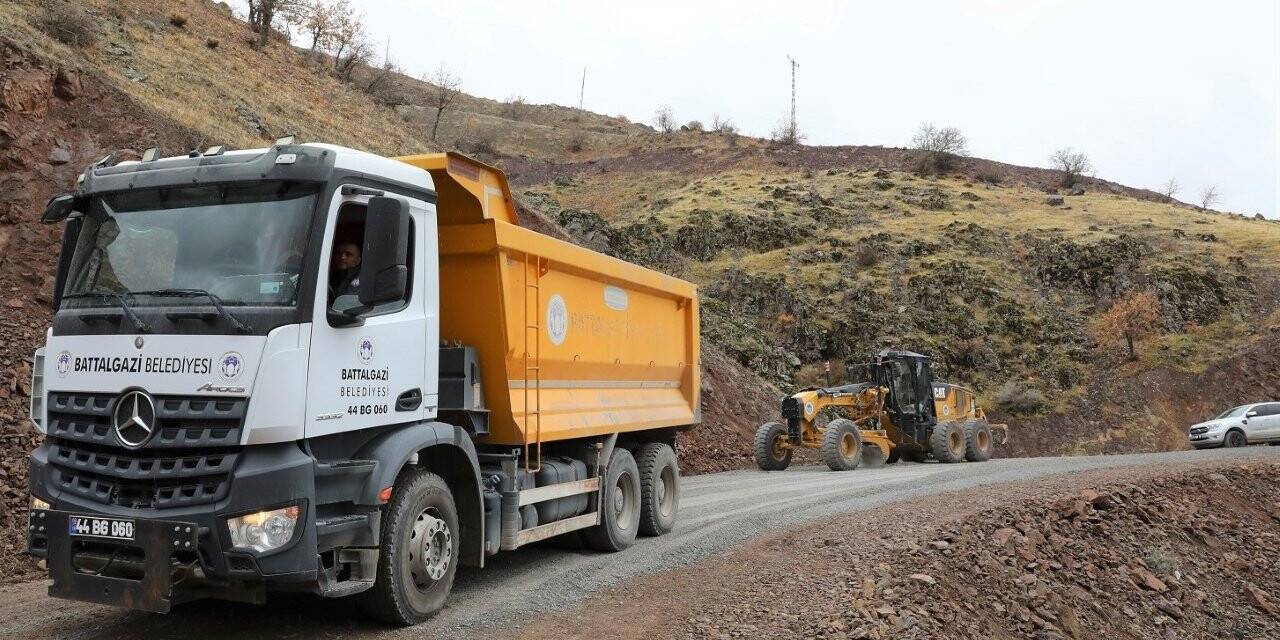 Battalgazi’de bir mahallenin daha ulaşım sorunu çözüldü
