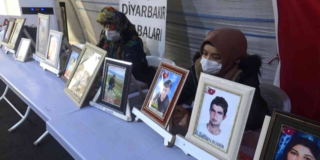 Yüzde 70 engelli raporuna rağmen dağa kaçırılan kardeşi için nöbet tutuyor