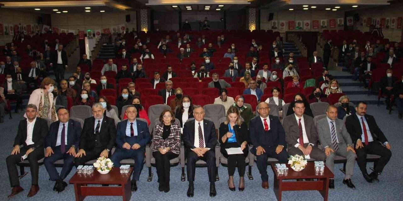 MHP Manisa Teşkilatı 150 yeni üyeyle gücüne güç kattı