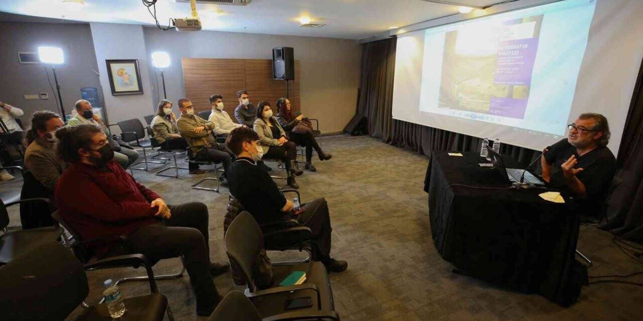 Anadolu arkeolojisinin fotoğraflarını hikâyeleriyle paylaştı