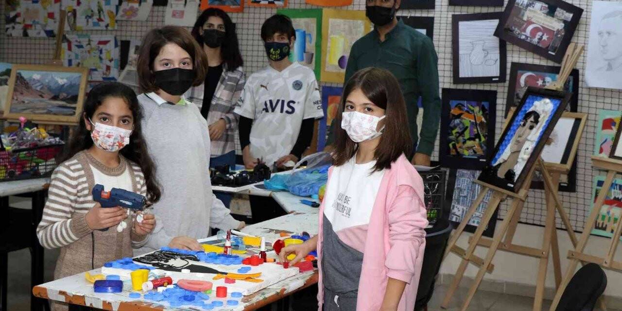 Çöpler öğrencilerin elinde sanata dönüşüyor