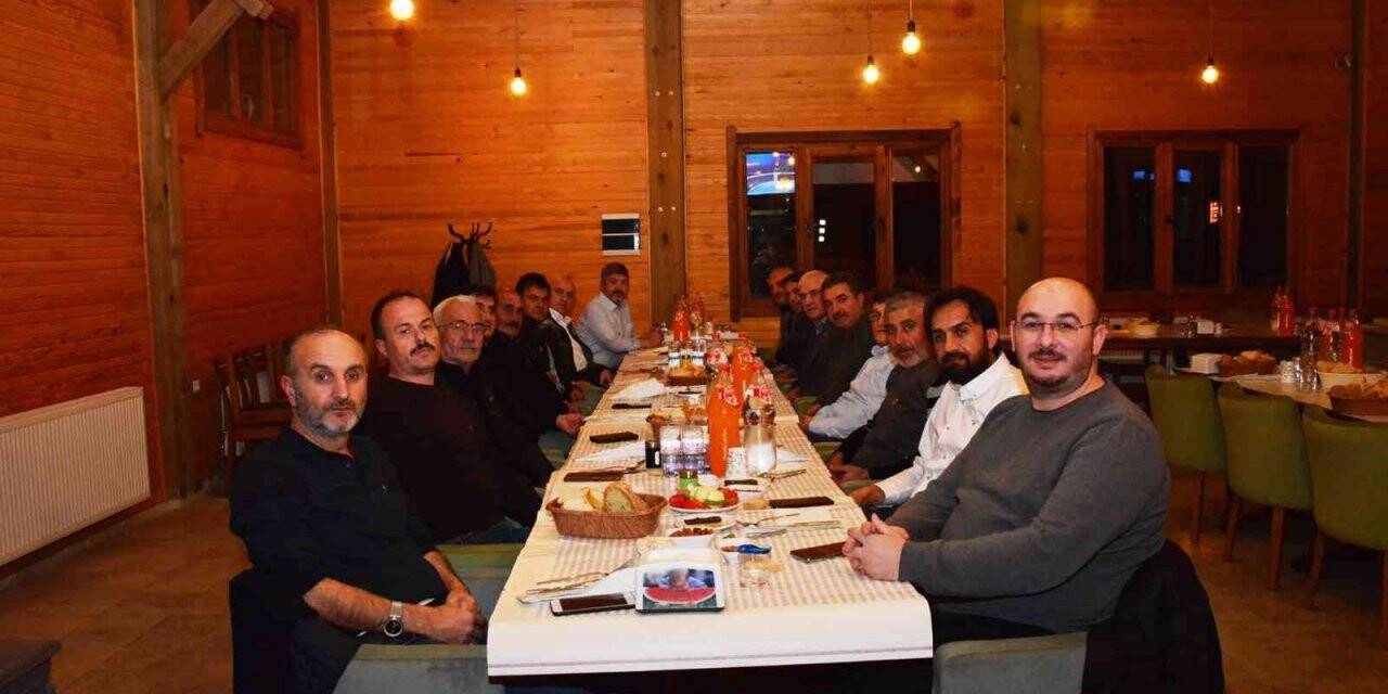 Başkan Akçadurak mahalle muhtarıyla buluştu