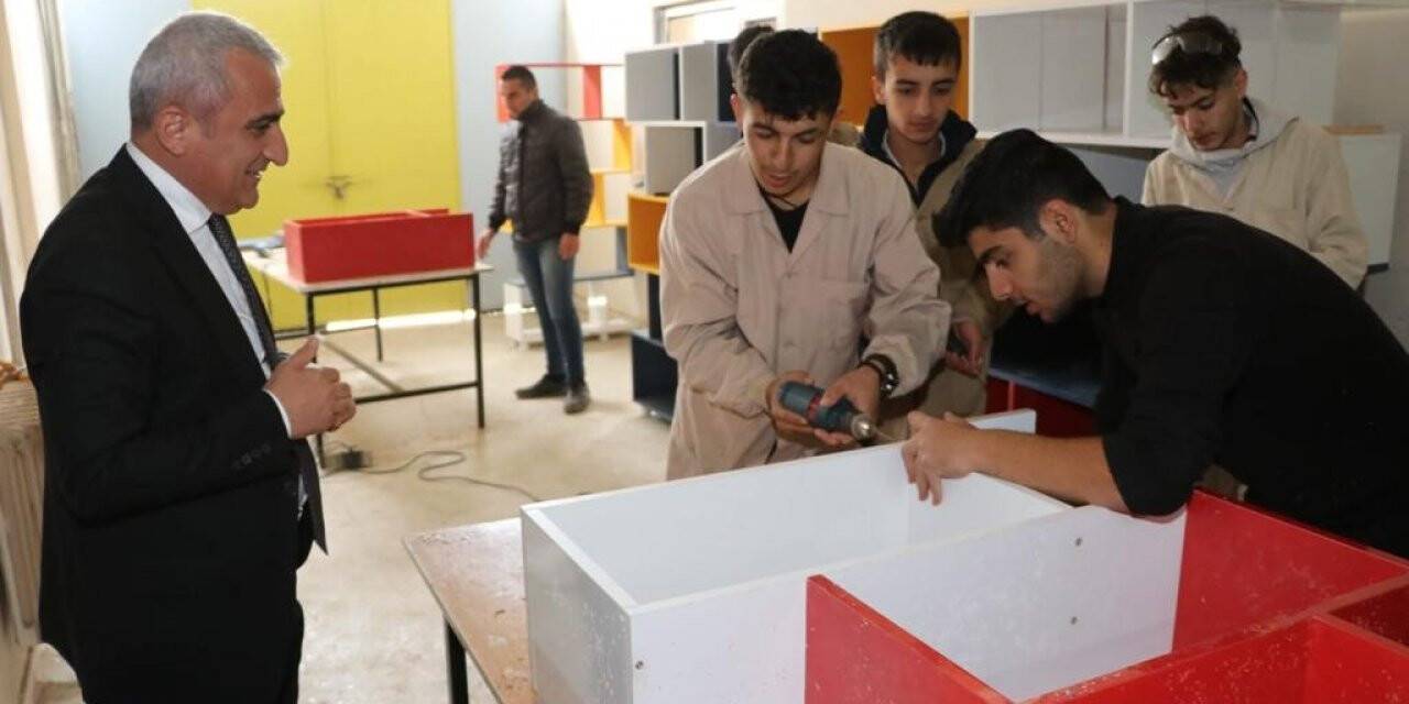 Hakkari’de "Kütüphanesiz Okul Kalmasın" projesi