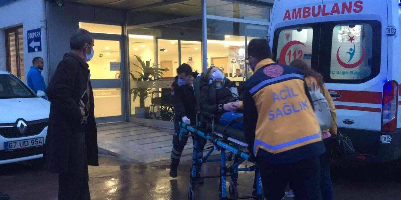 Yolun karşısına geçmek isterken otomobil çarptı
