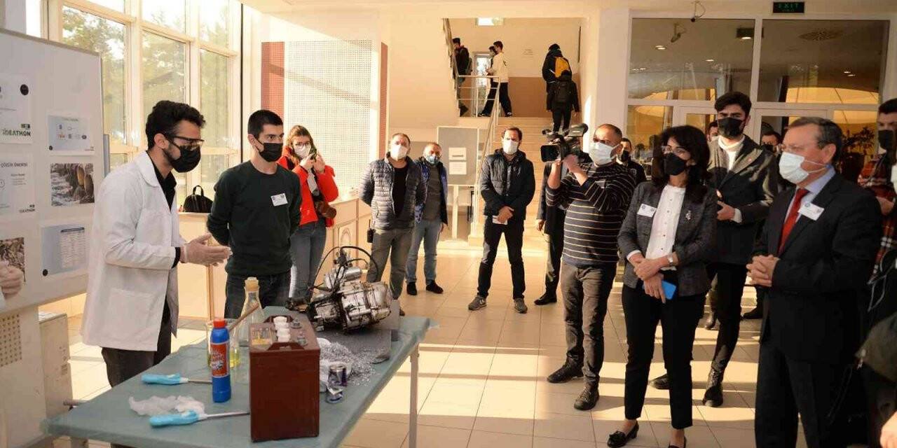 Atıkları sanat eserine dönüştürdüler