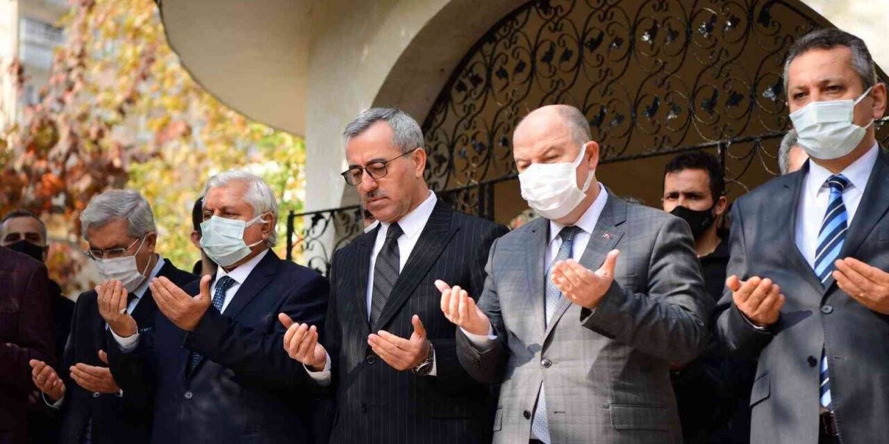 Sütçü İmam kabri başında dualarla anıldı