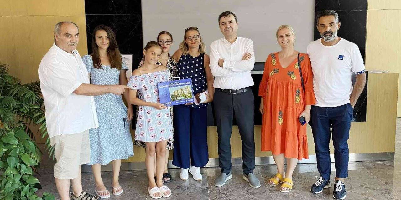 İhlas’ın 3 projesinde teslimat sevinci