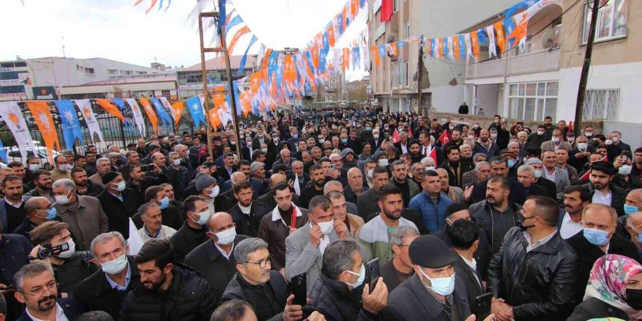 AK Parti Erciş İlçe Başkanlığına İzzet Albayrak atandı