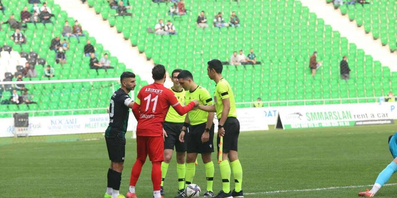 TFF 2. Lig: Sakaryaspor: 3 - Etimesgut Belediyespor: 0