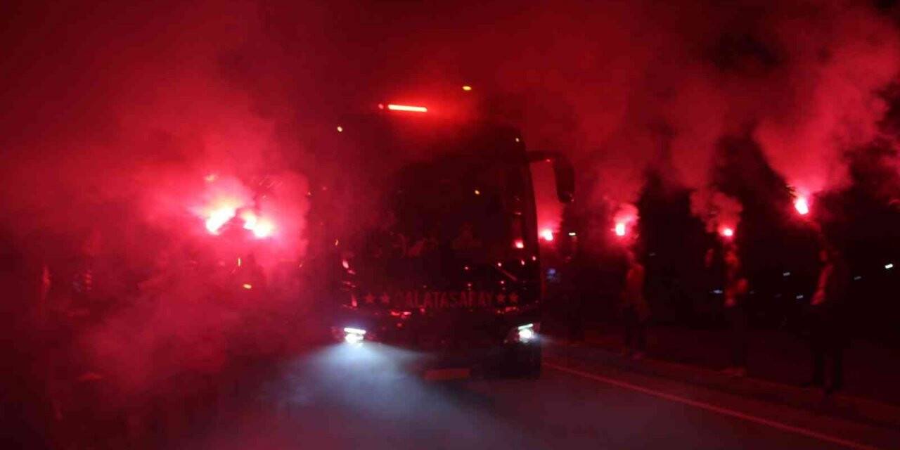 Galatasaray’a Malatya’da coşkulu karşılama