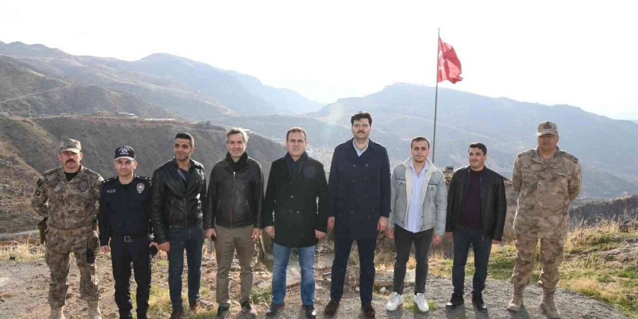 Vali Akbıyık, sınırda ziyaretlerde bulundu