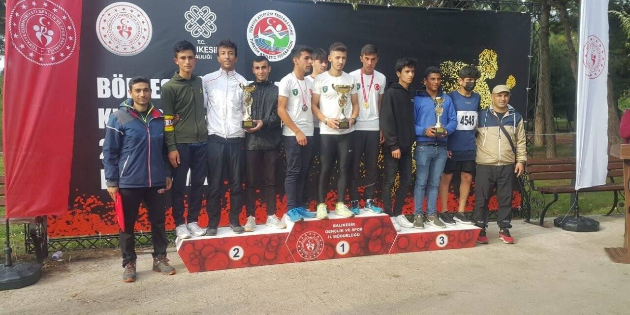 Simavlı atletler "Bölgesel Kros Ligi"nde ikinci oldu