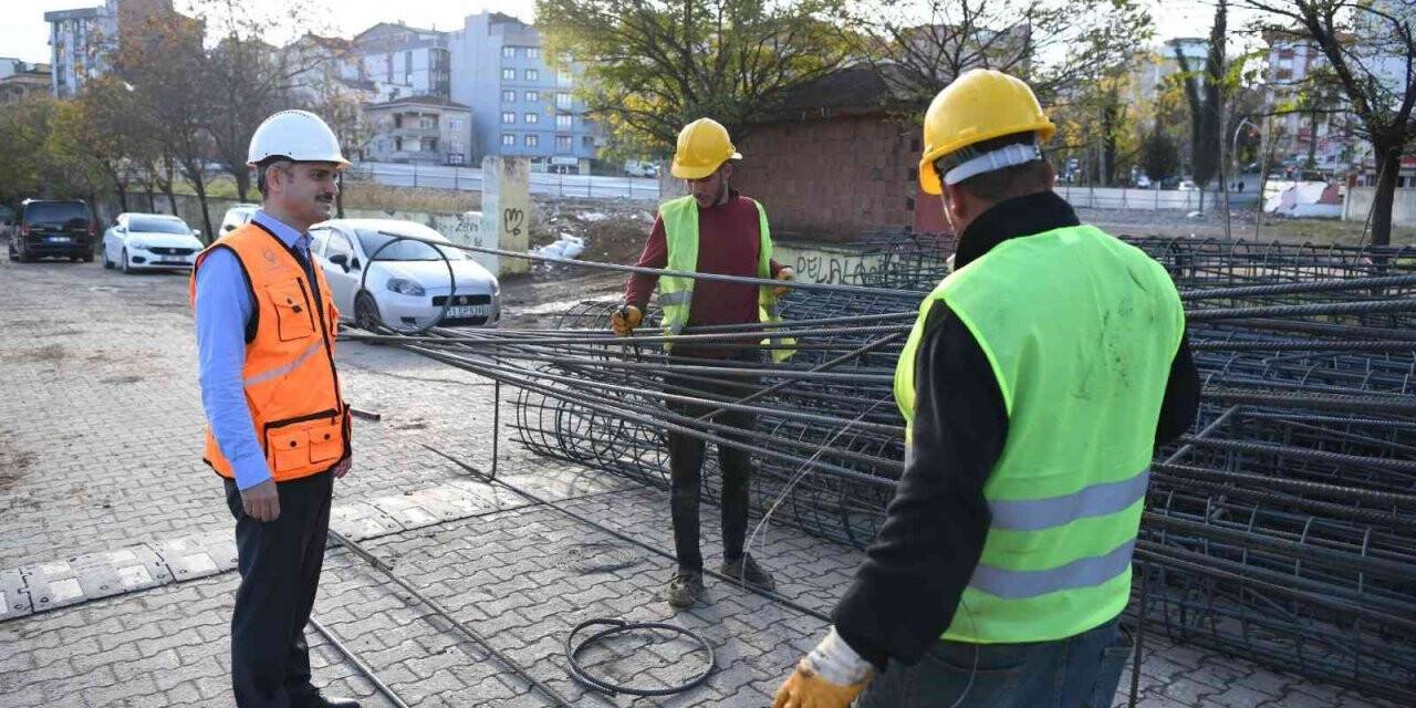 Çayırova’da Kent Meydanı projesinin startı verildi