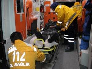 SAĞ KOLUNU PLASTİK KESME MAKİNESİNE KAPTIRDI