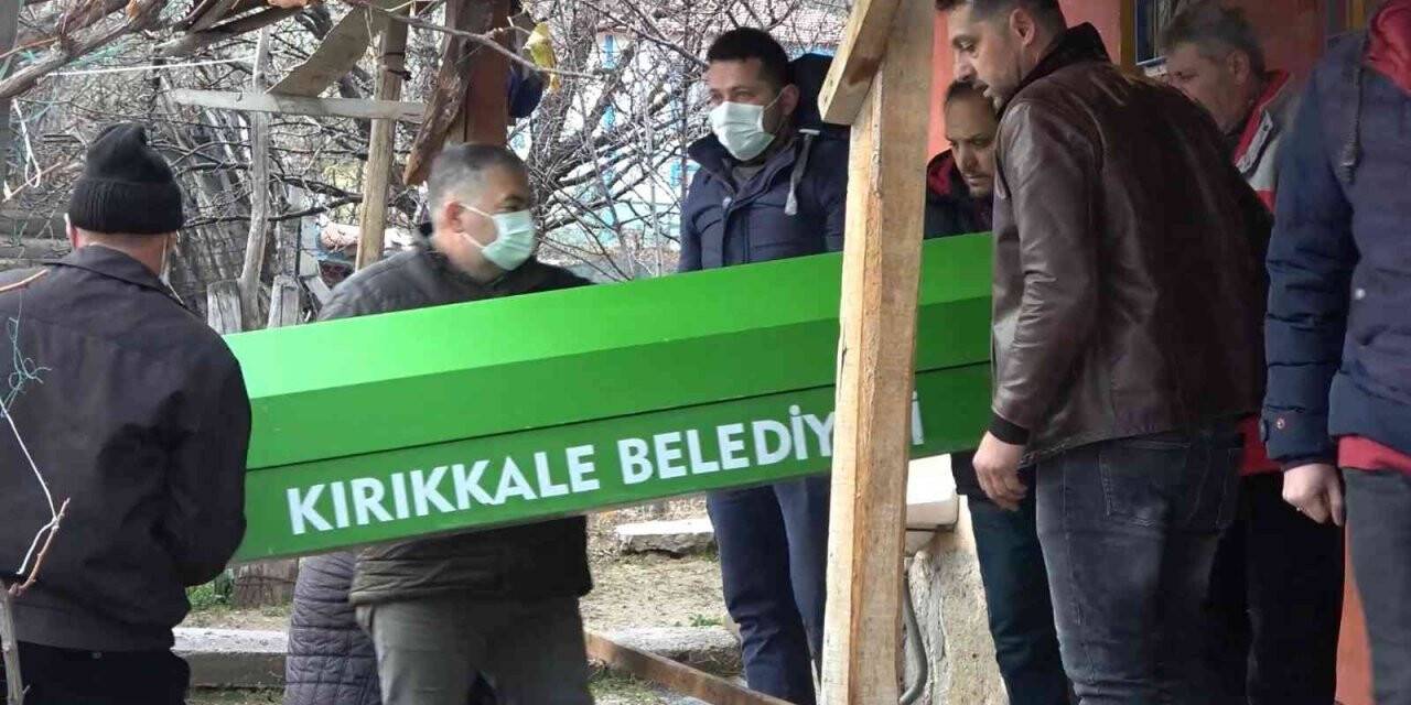 Alışveriş için oğluyla pazara gidecekti, yatağında ölü bulundu