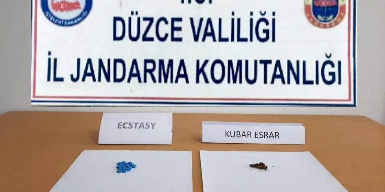 Durdurulan otomobilden uyuşturucu çıktı