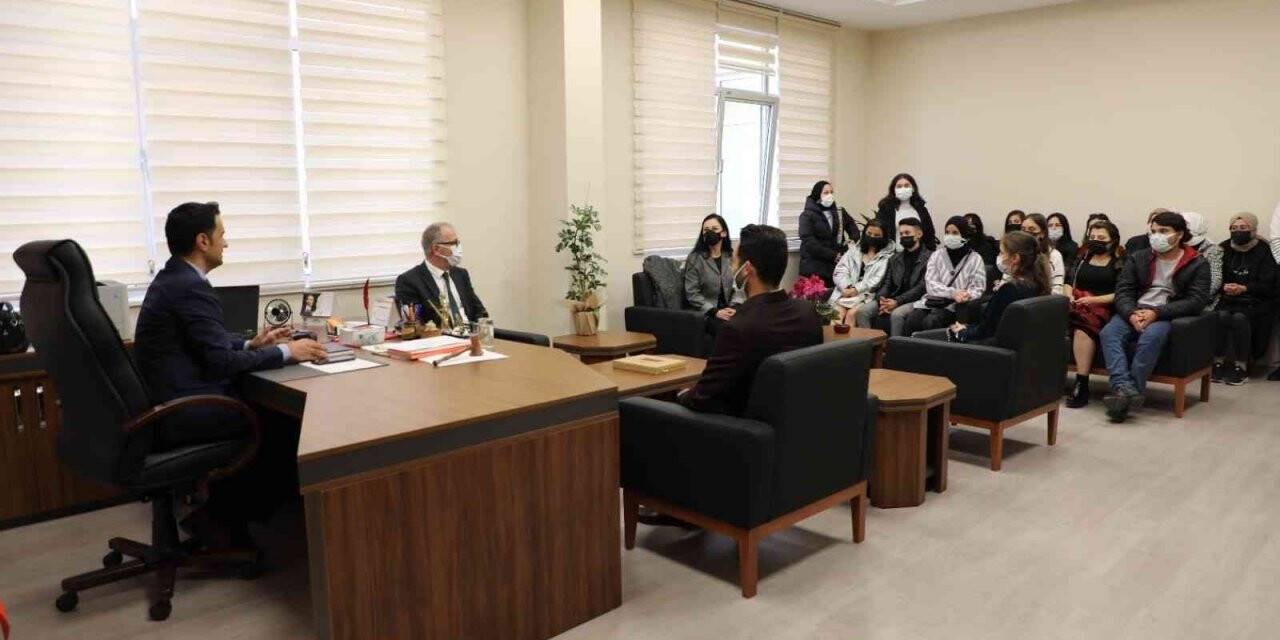 Bartın Üniversitesi Adalet Programı öğrencileri yeni Adalet Sarayını gezdi
