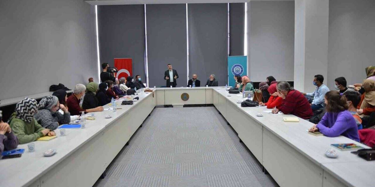 Yazar adayları ders başı yaptı