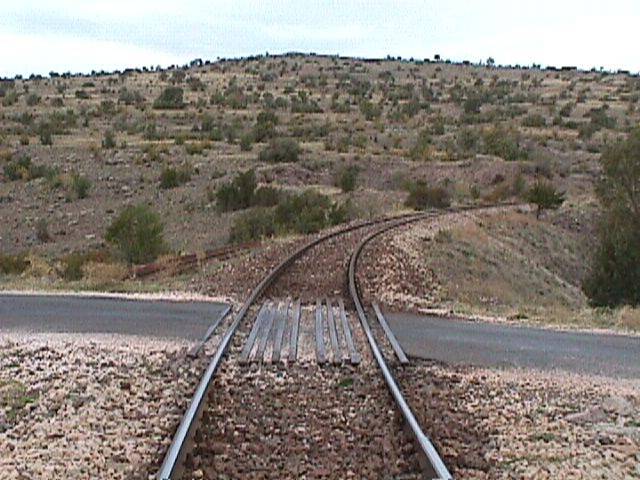 Hindistan'da hemzemin geçitte kaza: 13 ölü