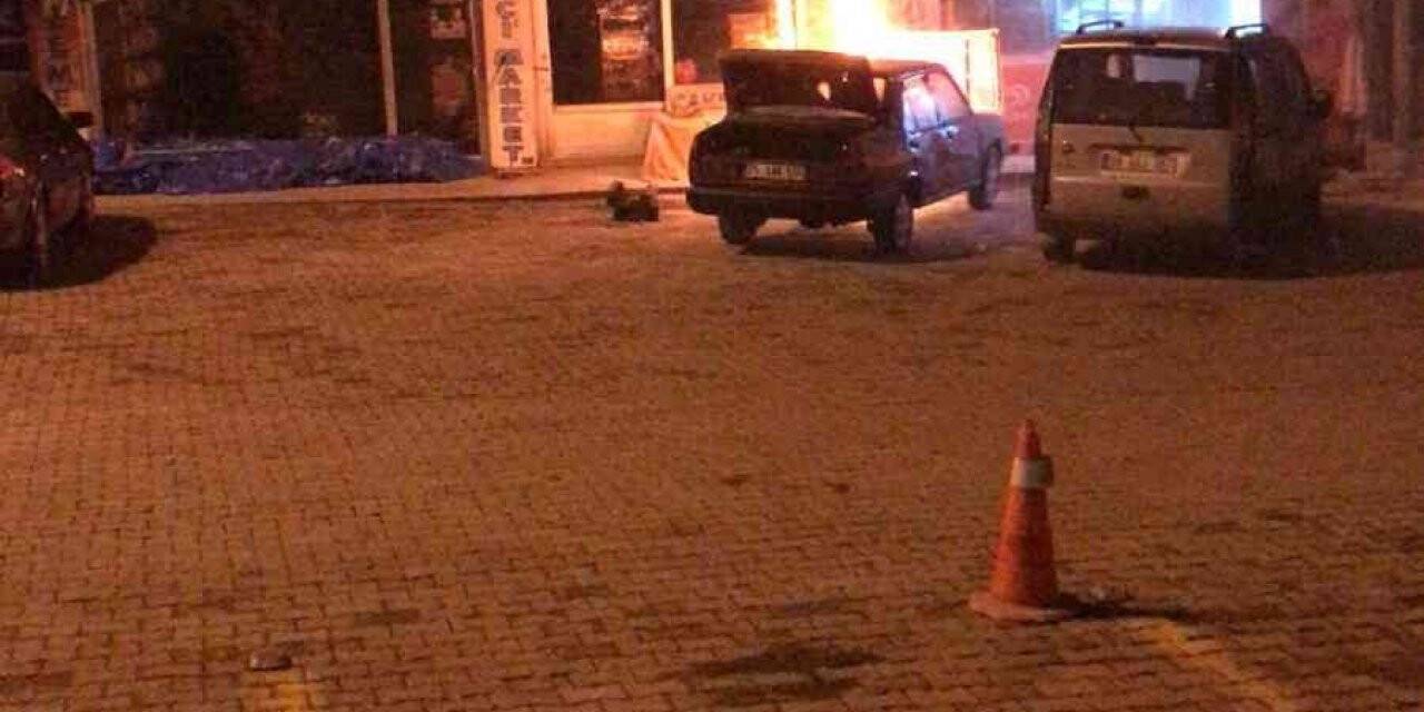 Artvin’de park halindeki araç yandı
