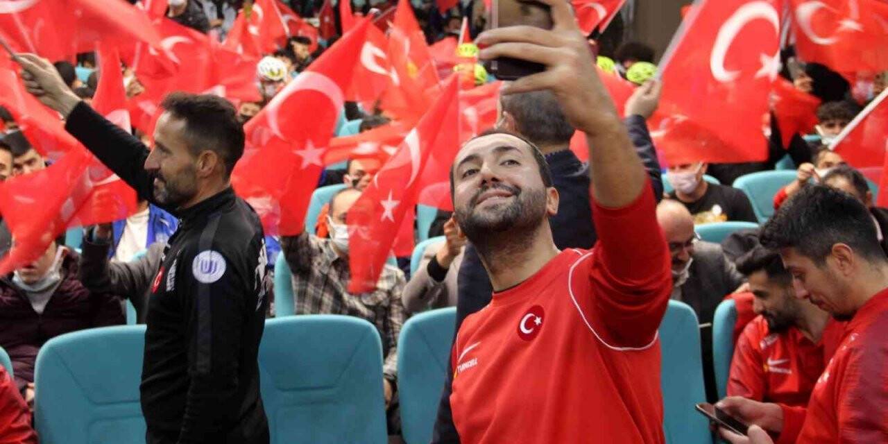 Ampute Futbol Milli Takımı Sivas’ta gençlerle buluştu
