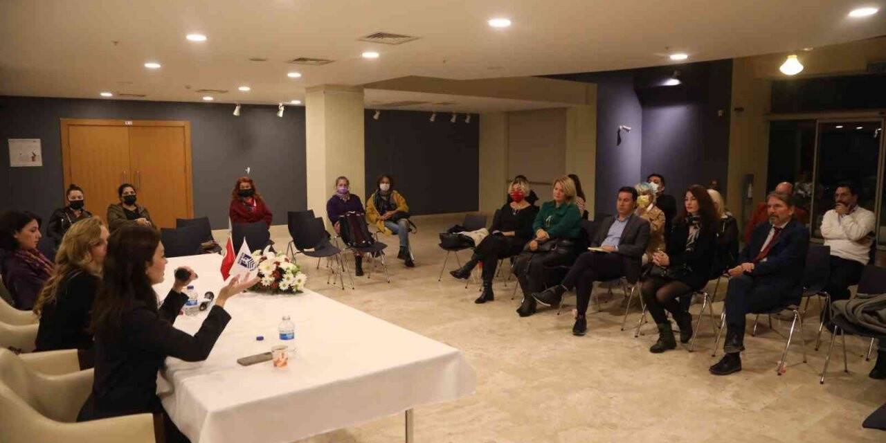 Bodrum’da ’Şiddetsiz Bir Dünya’ paneli düzenlendi