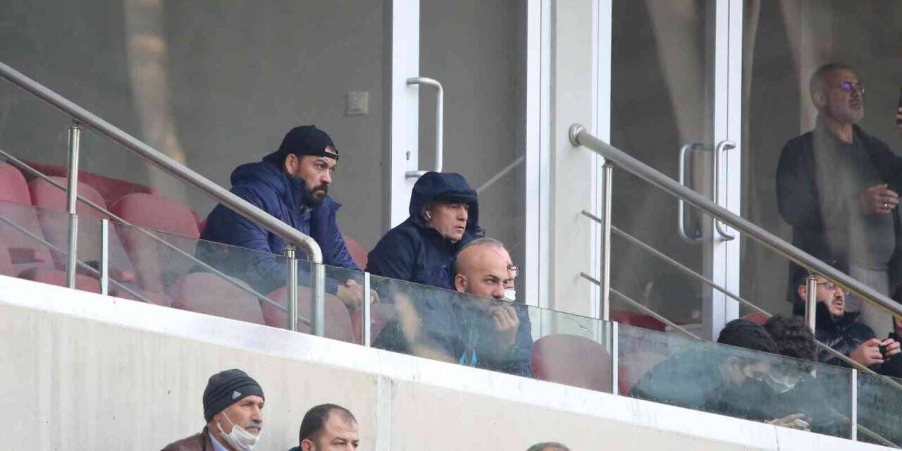 Rıza Çalımbay, Hatayspor maçını locadan takip etti