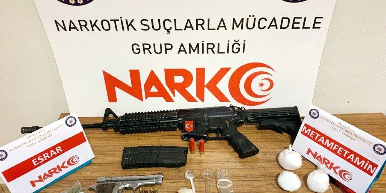 Uyuşturucu tacirleri, tutuklandı