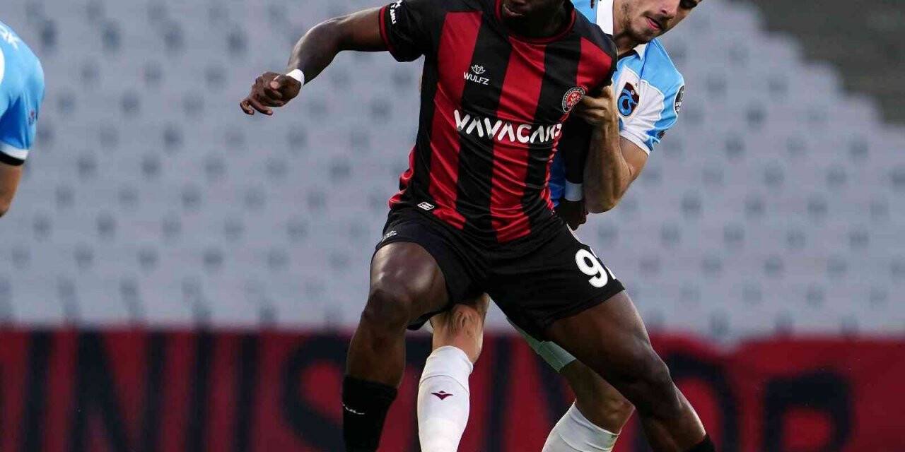 Spor Toto Süper Lig: Fatih Karagümrük: 0 - Trabzonspor: 2 (Maç sonucu)