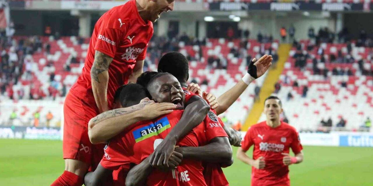 Sivasspor ligdeki 3. galibiyetini aldı