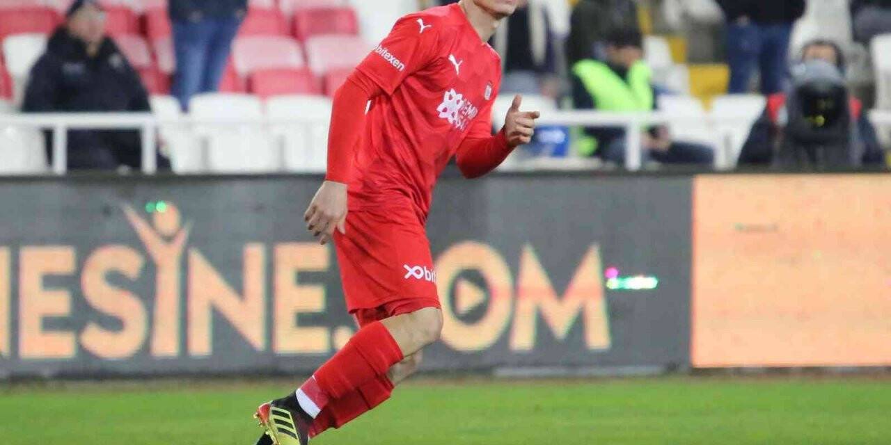 Sivasspor’da Muhammed Emin ilk resmi maçına çıktı