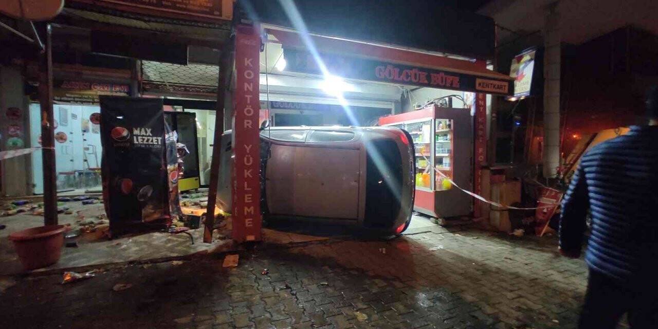 Direksiyon hakimiyetini kaybedince markete daldı: 2 yaralı