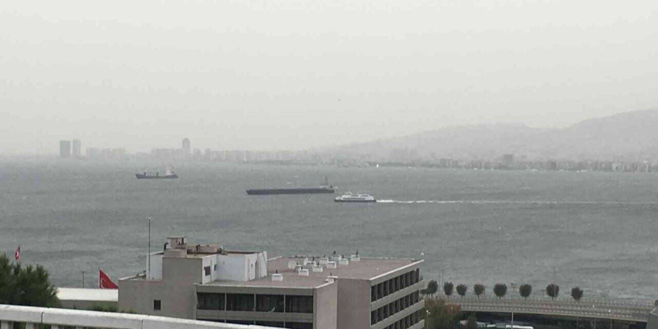 İzmir’de tüm arabalı vapur seferleri iptal