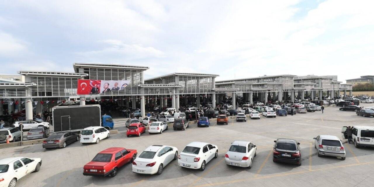 Gebze’ye oto pazarı açıldı
