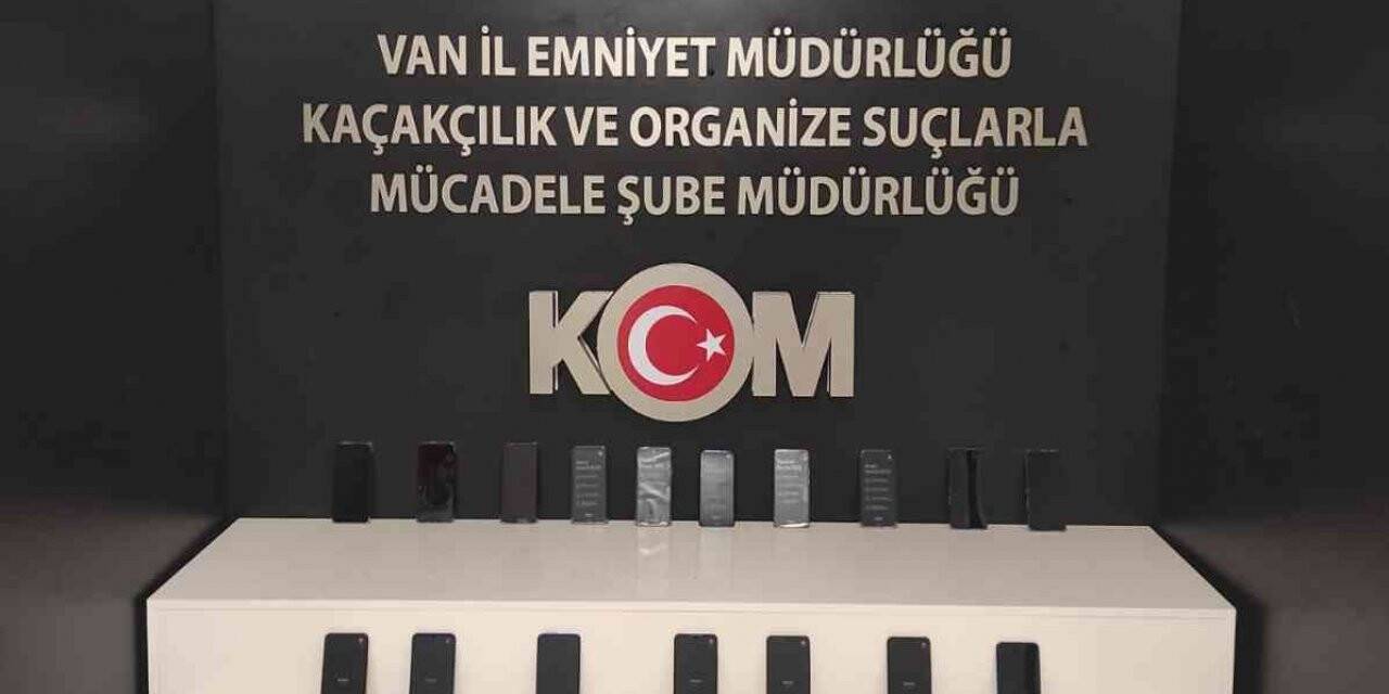 Van’da kaçak cep telefonu ve ilaç ile sahte para ele geçirildi