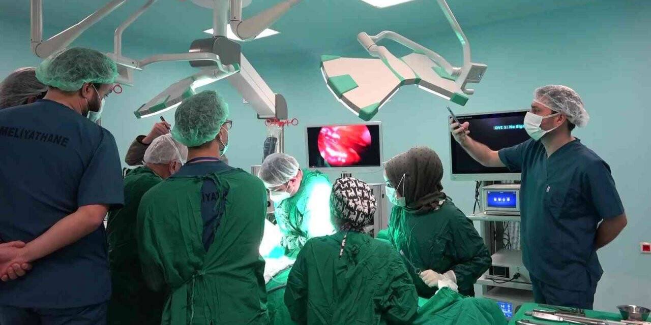 Yurtdışından Türkiye’ye gelip pektus ameliyatları hakkında eğitim aldılar