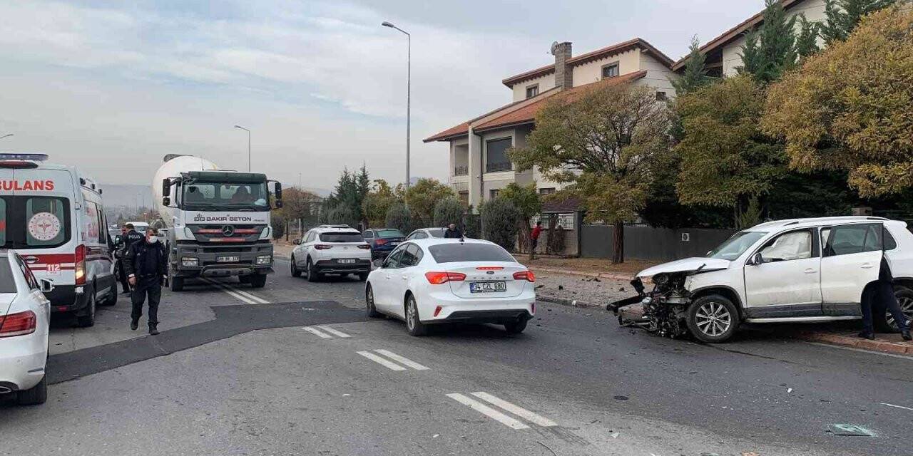 Kayseri’de otomobil ile cip çarpıştı: 6 yaralı