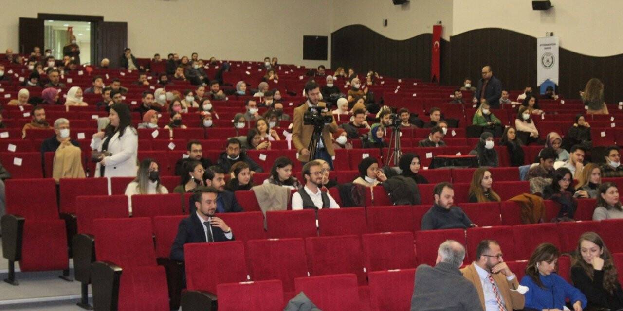 Avukatlara ’Etkili Savunmada Hitabet ve Beden Dili’ anlatıldı