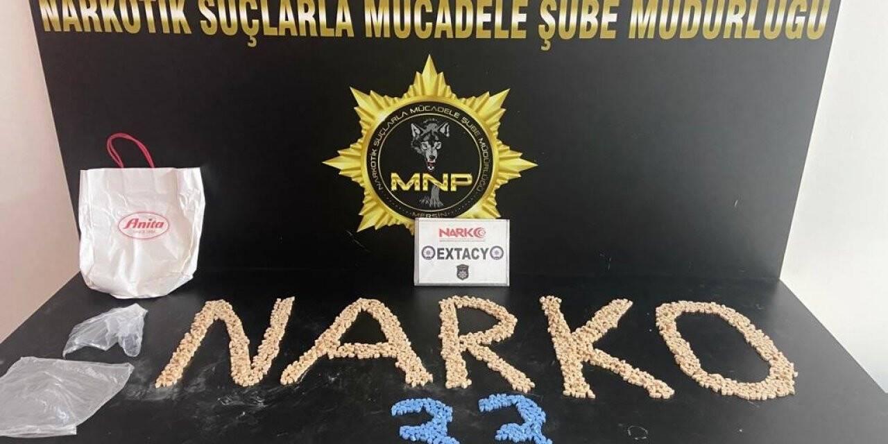 Mersin’de otobüste 2 bin 100 adet ecstasy hap ele geçirildi