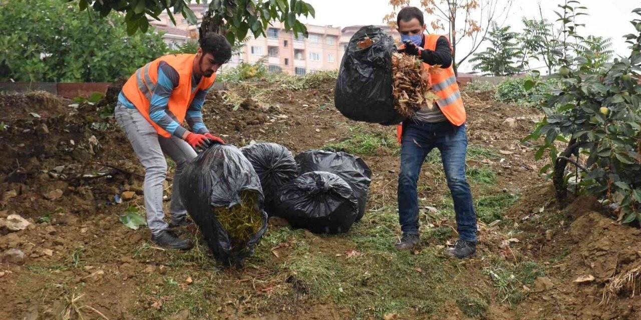 Yaprak ve çim atıklarından organik gübreye dönüştürüyorlar